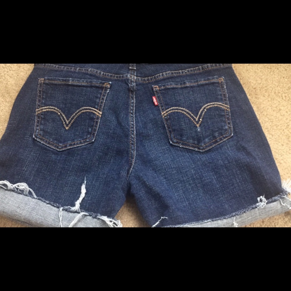 LEVIS 29 Distressed denim jeans shorts dark blue euc - classic denim